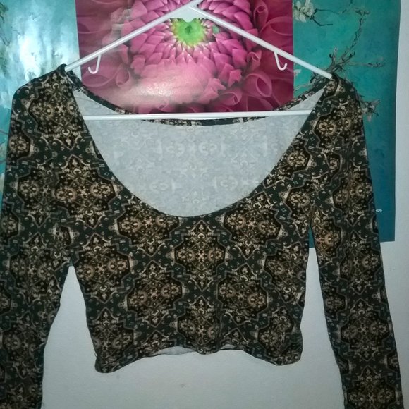 Crop Top - Picture 2 of 5